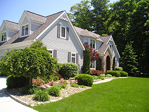 Landscapers and Lawncare Services in Knoxville, IA